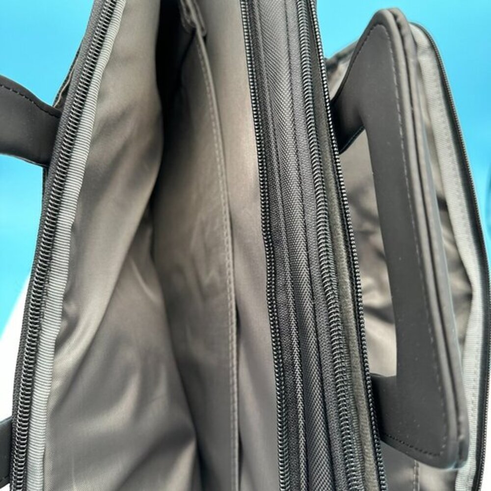 Genuine Dell Black Nylon Notebook Bag with Shoulder Strap-Fits 16" Screen, NWOT - Picture 11 of 13